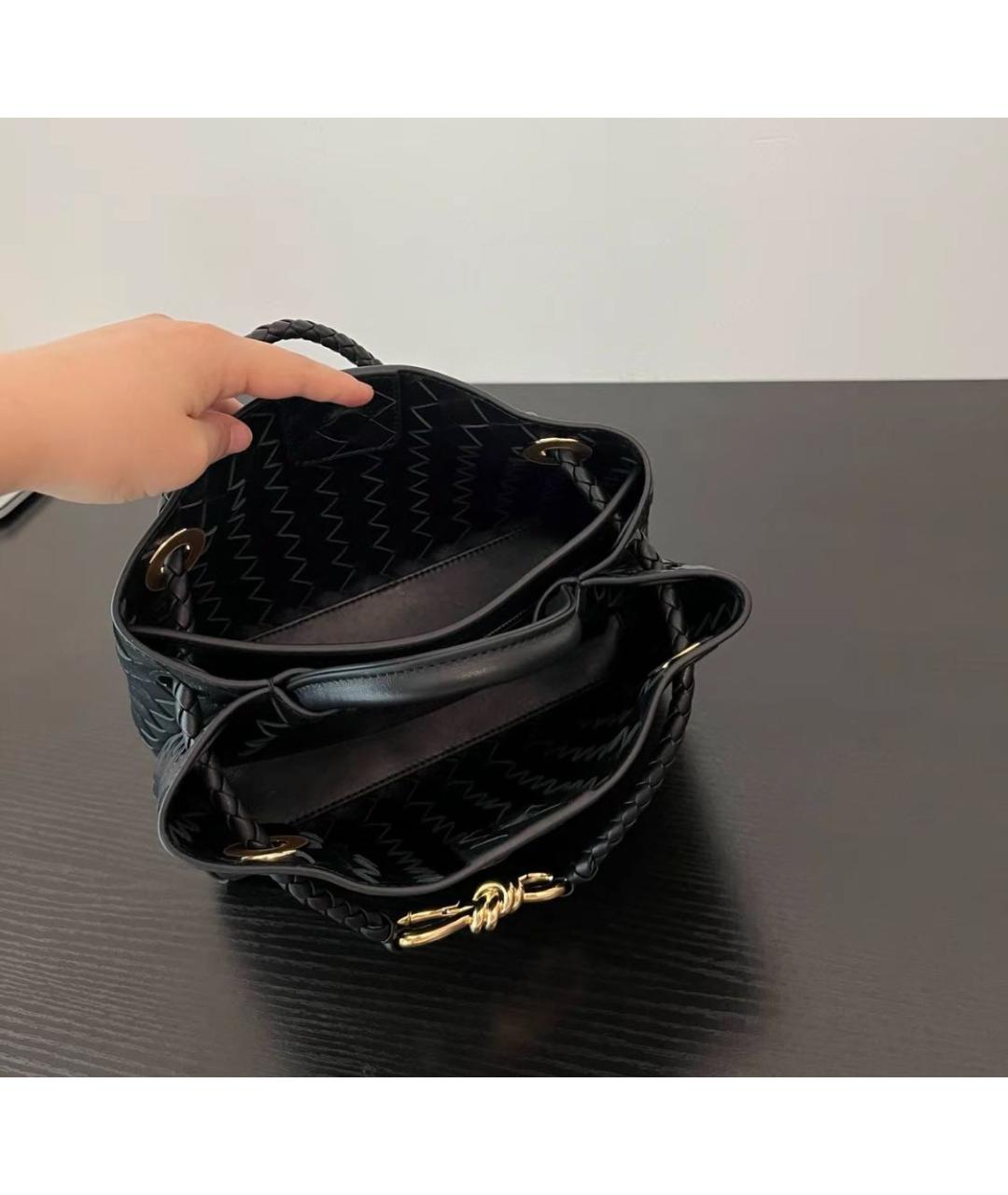BOTTEGA VENETA Черная кожаная сумка с короткими ручками, фото 5