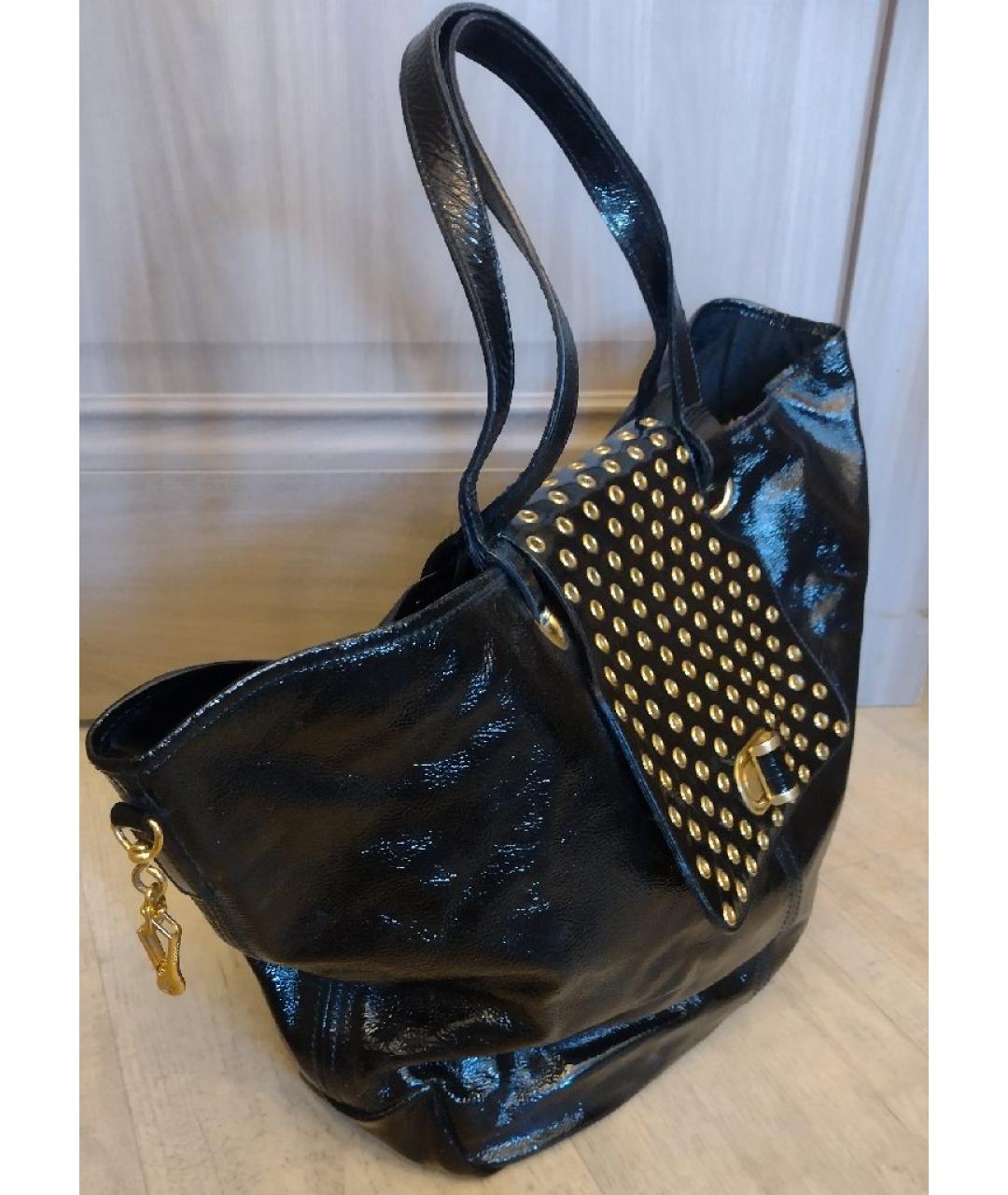 ALEXANDER MCQUEEN Черная сумка тоут из лакированной кожи, фото 2