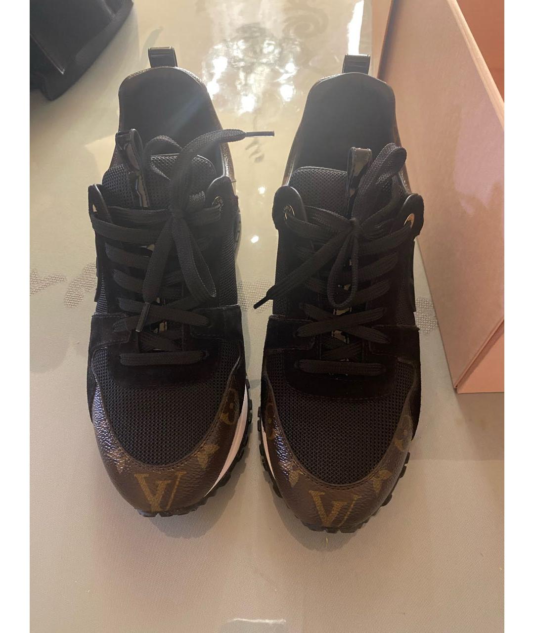 LOUIS VUITTON Черные замшевые кроссовки, фото 2
