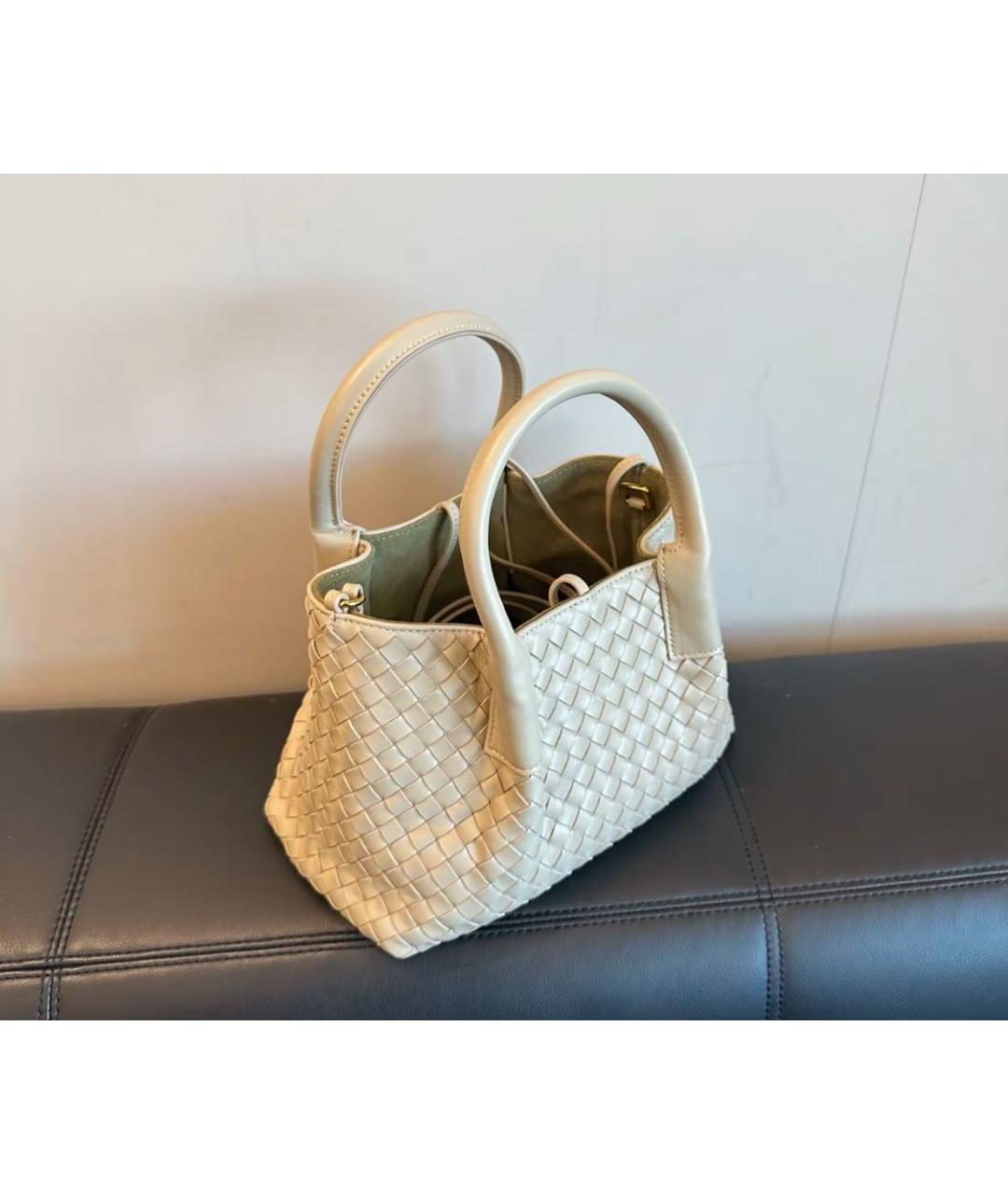 BOTTEGA VENETA Бежевая кожаная сумка с короткими ручками, фото 3