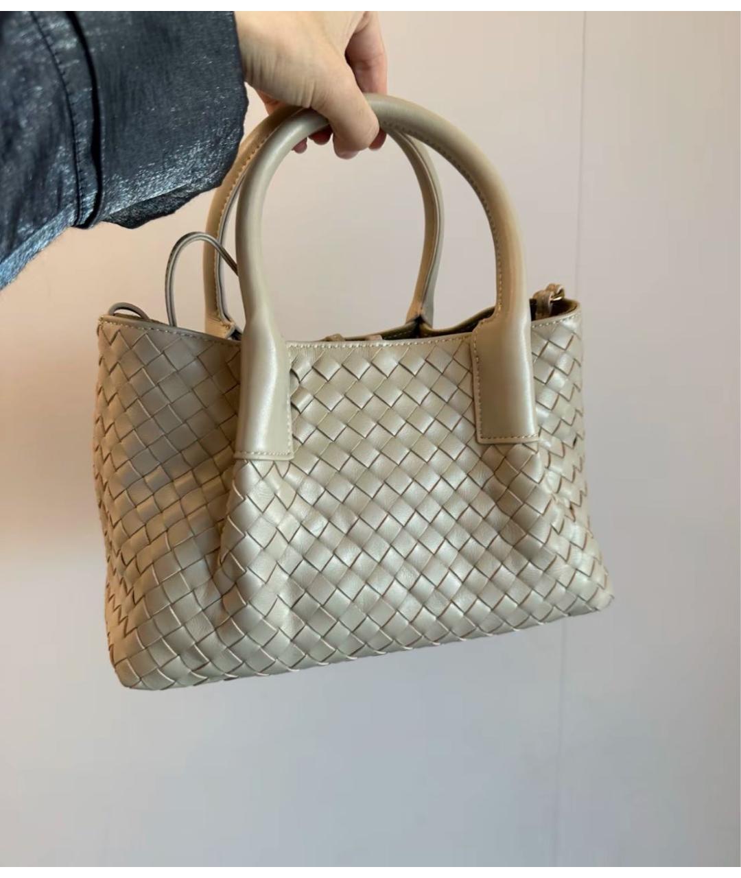 BOTTEGA VENETA Бежевая кожаная сумка с короткими ручками, фото 4