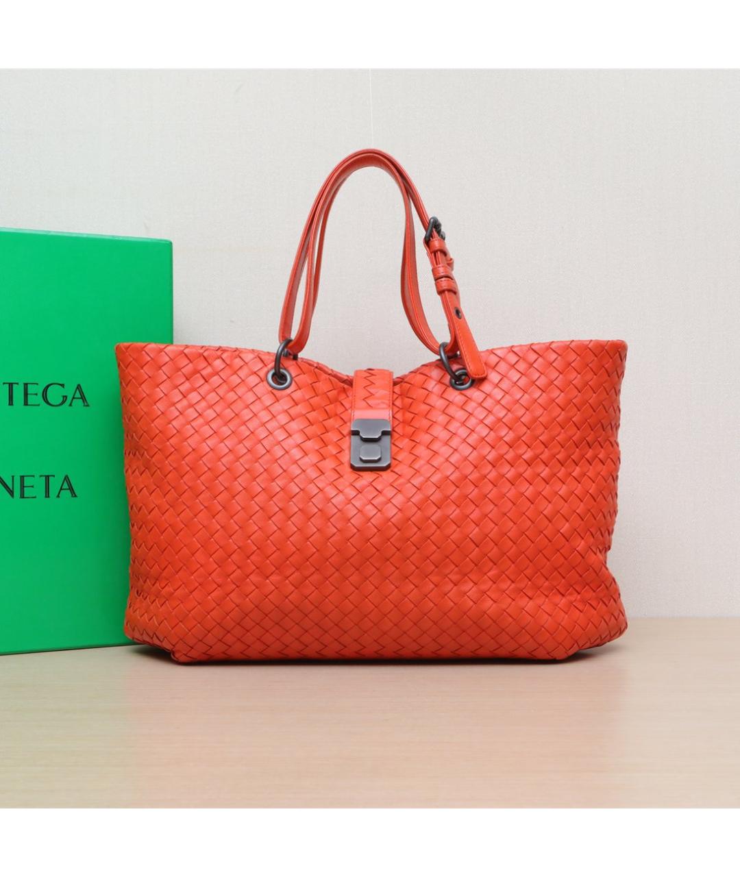 BOTTEGA VENETA Оранжевая кожаная сумка тоут, фото 2