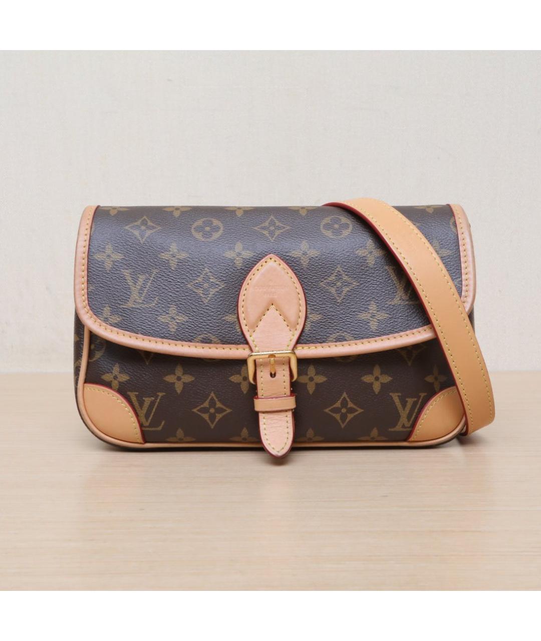LOUIS VUITTON Коричневая кожаная сумка через плечо, фото 3