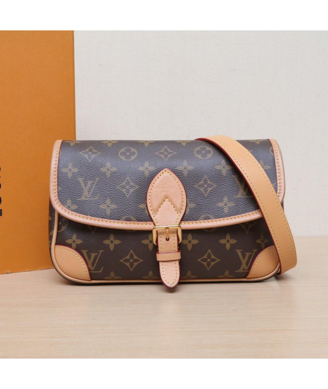 LOUIS VUITTON Коричневая кожаная сумка через плечо, фото 2