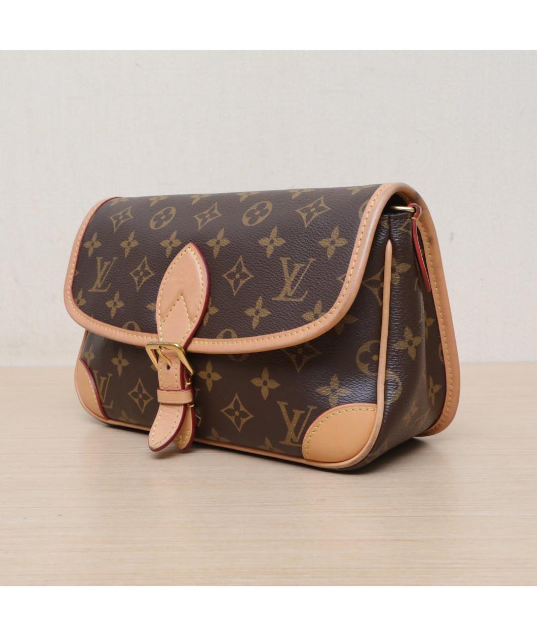 LOUIS VUITTON Коричневая кожаная сумка через плечо, фото 4