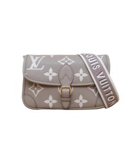 LOUIS VUITTON Сумка через плечо