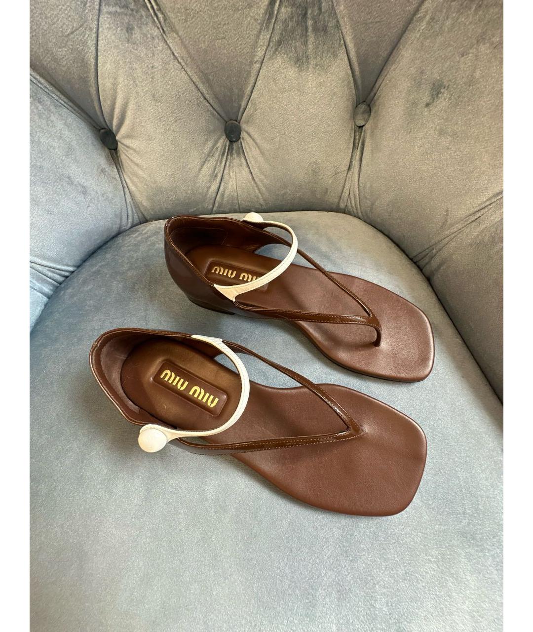 MIU MIU Коричневые сандалии из лакированной кожи, фото 5