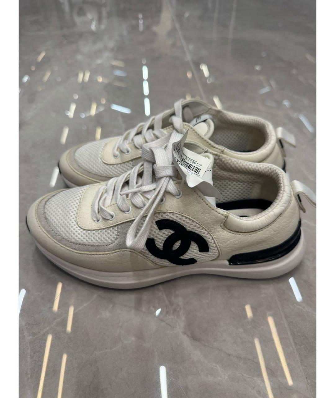 CHANEL Белые кожаные кроссовки, фото 3