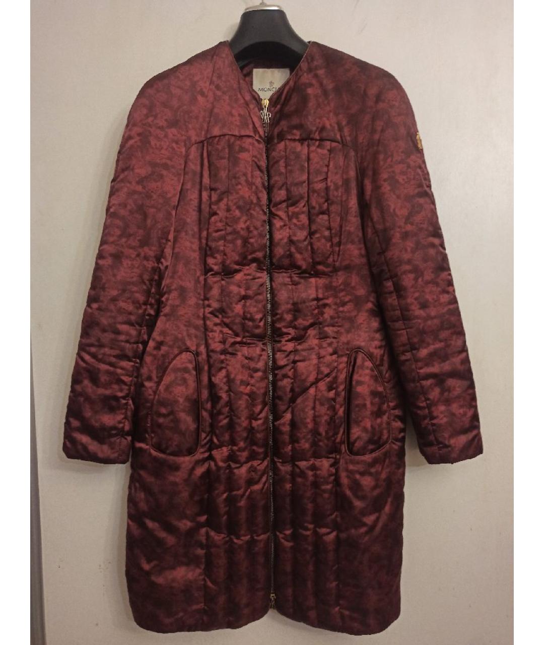 MONCLER Бордовый полиэстеровый пуховик, фото 2