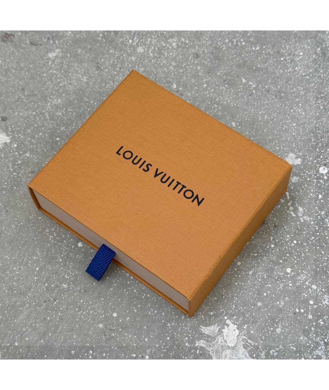 LOUIS VUITTON Серый брелок, фото 8
