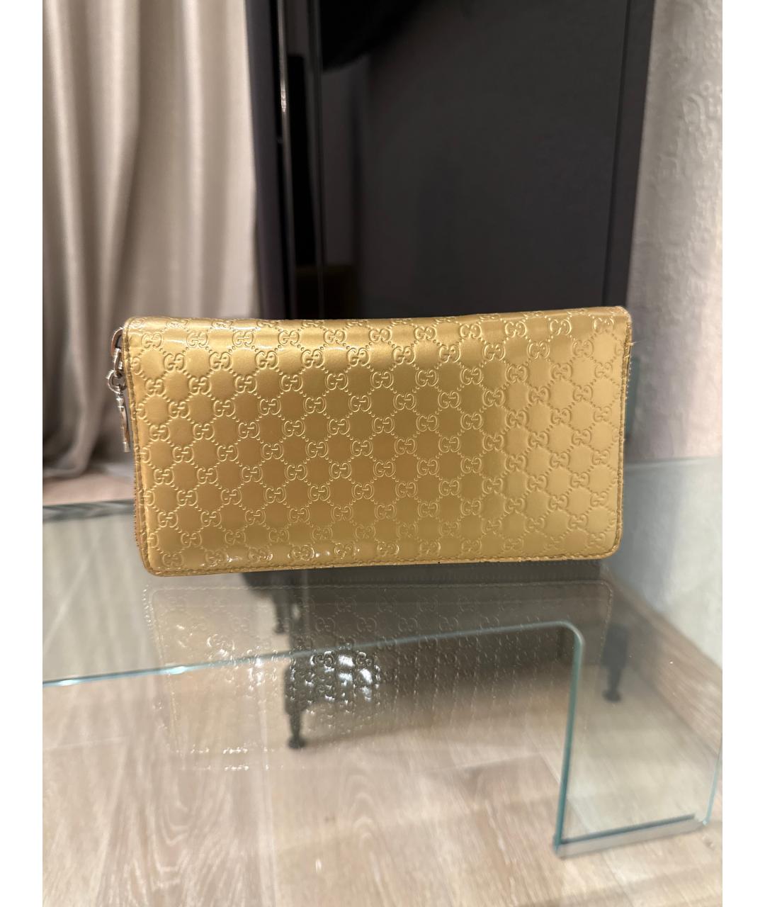 GUCCI Золотой кошелек из лакированной кожи, фото 3