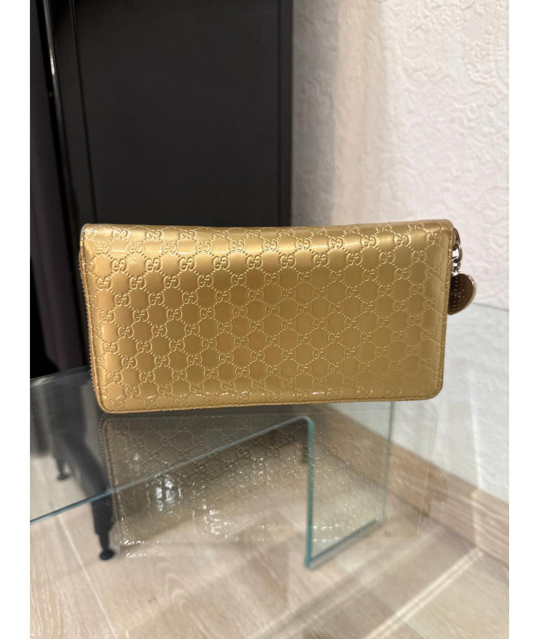 GUCCI Золотой кошелек из лакированной кожи, фото 5