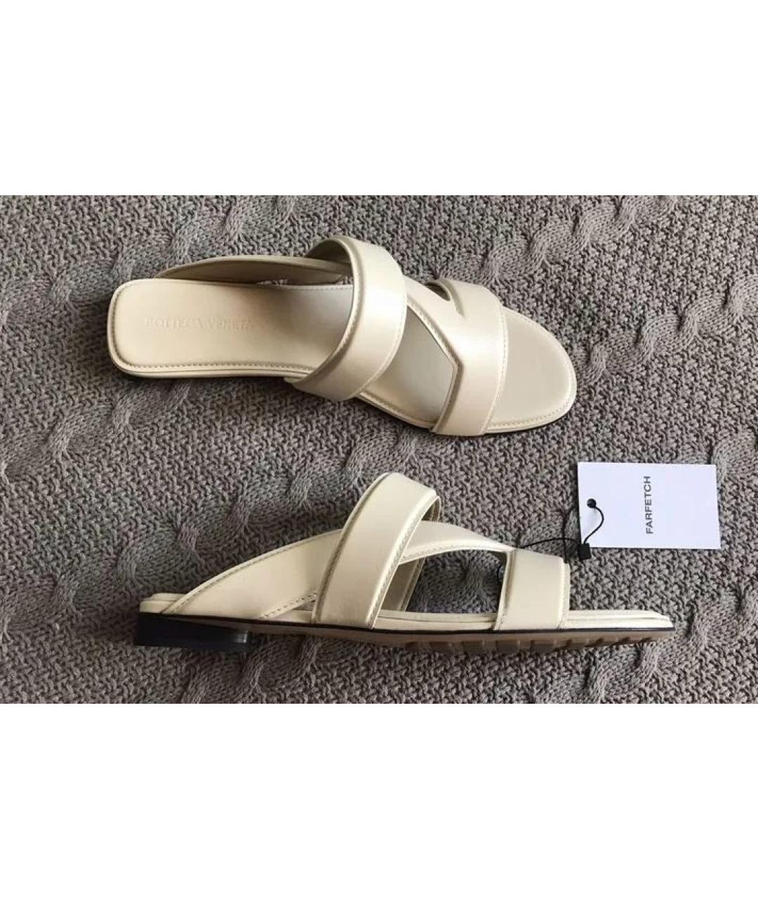 BOTTEGA VENETA Бежевые кожаные шлепанцы, фото 3