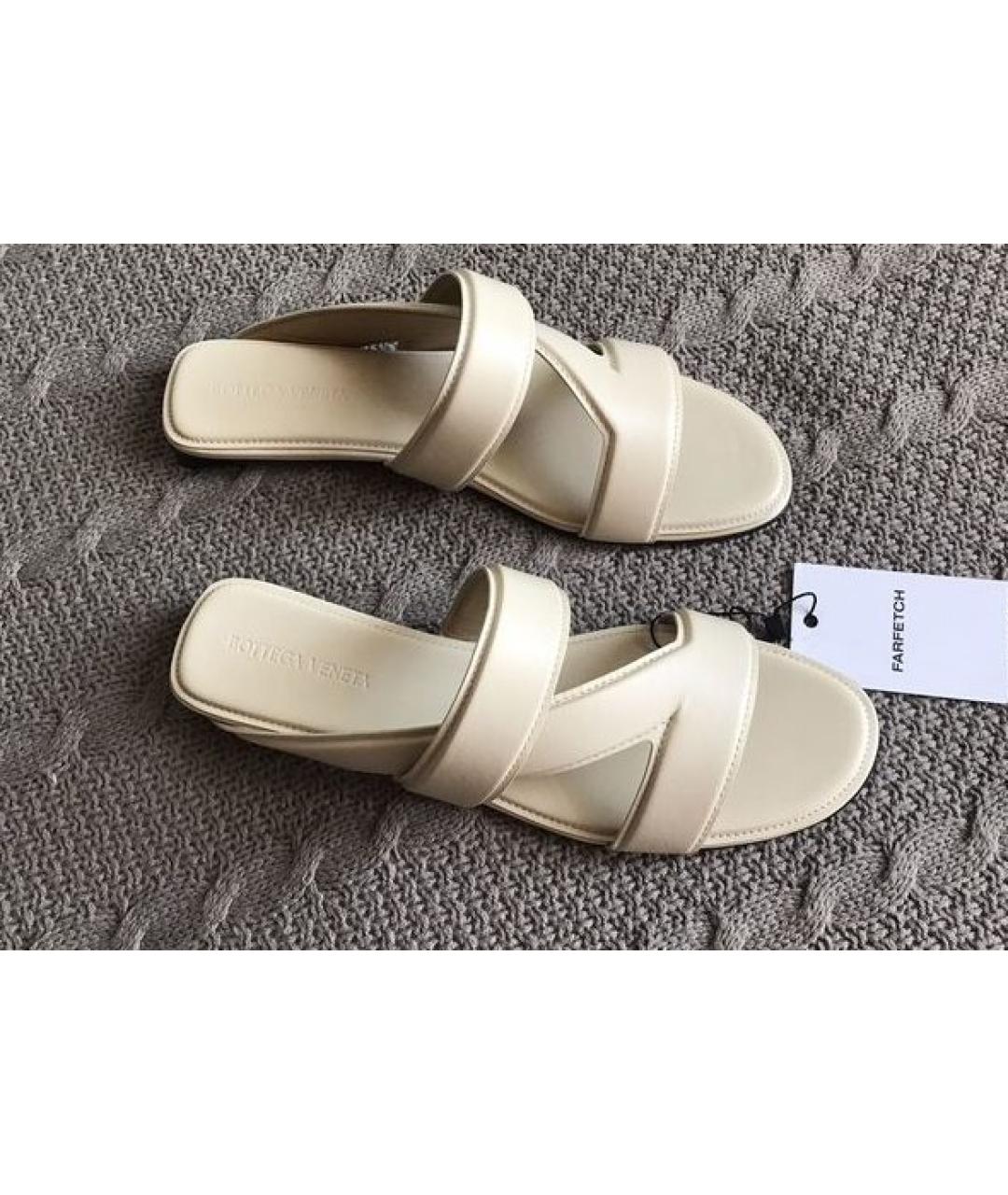 BOTTEGA VENETA Бежевые кожаные шлепанцы, фото 7