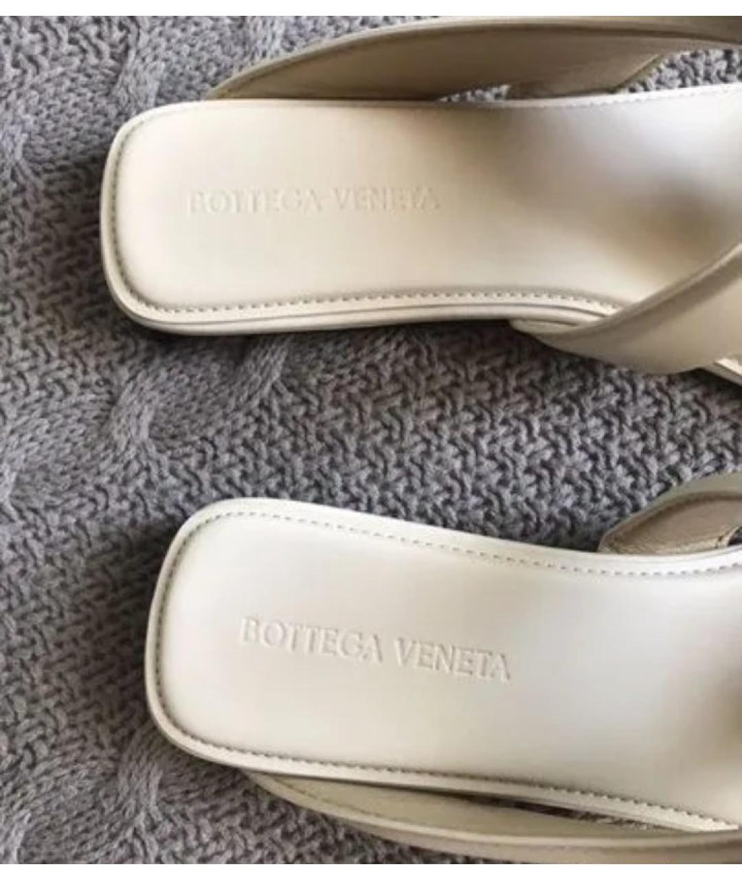 BOTTEGA VENETA Бежевые кожаные шлепанцы, фото 4
