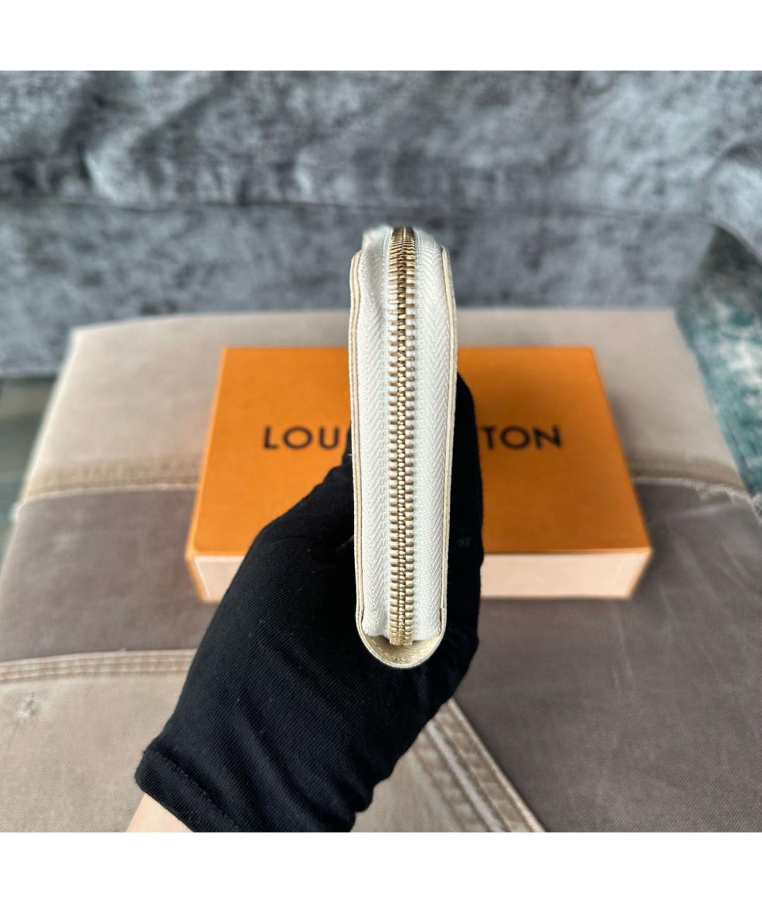 LOUIS VUITTON Серый кожаный кошелек, фото 2