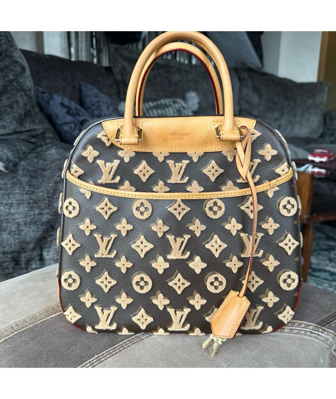 LOUIS VUITTON Коричневая кожаная сумка с короткими ручками, фото 9