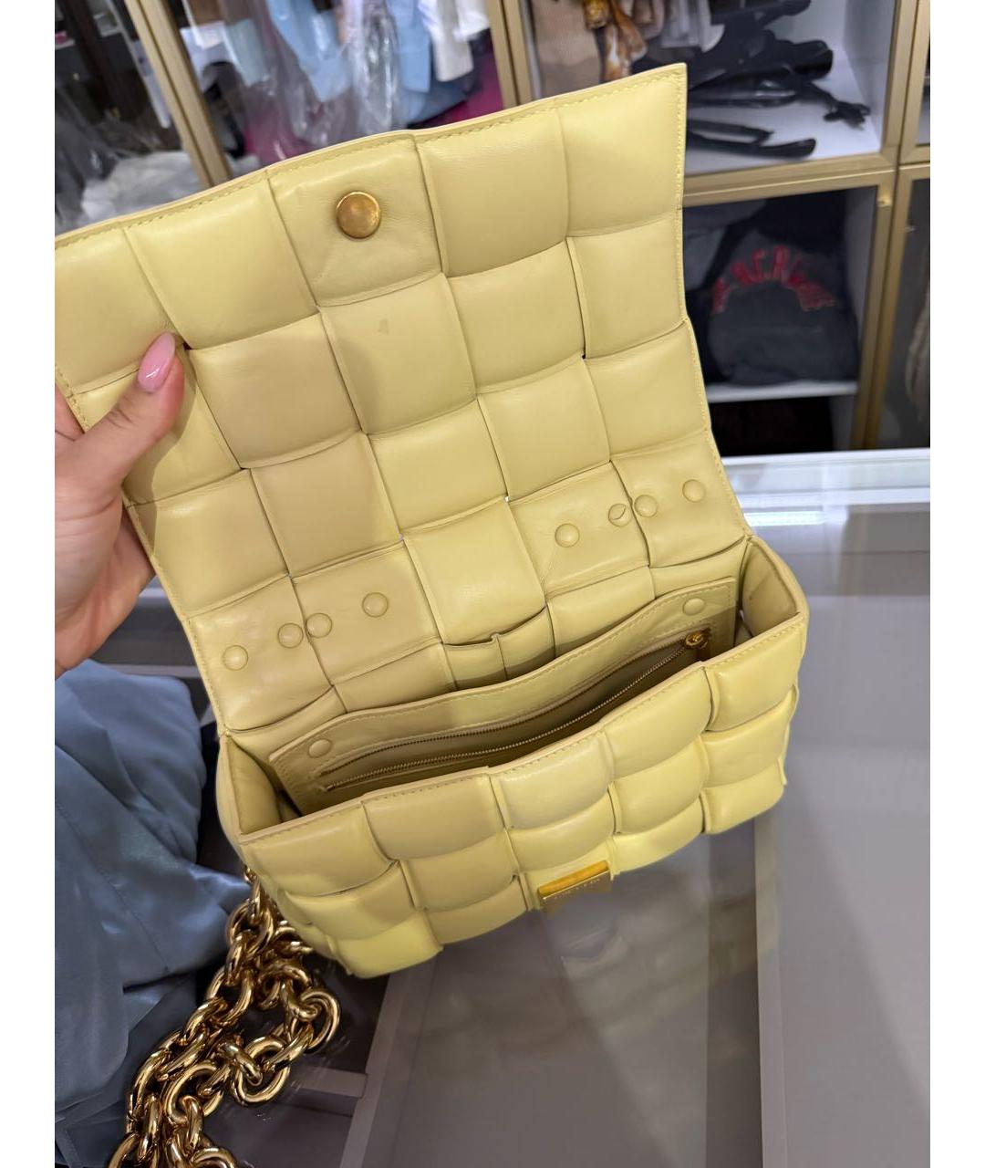 BOTTEGA VENETA Желтая кожаная сумка с короткими ручками, фото 4