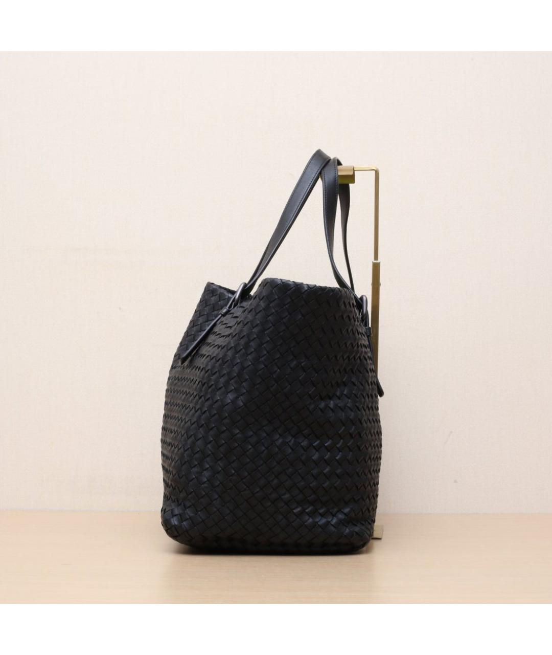 BOTTEGA VENETA Черная кожаная сумка тоут, фото 5