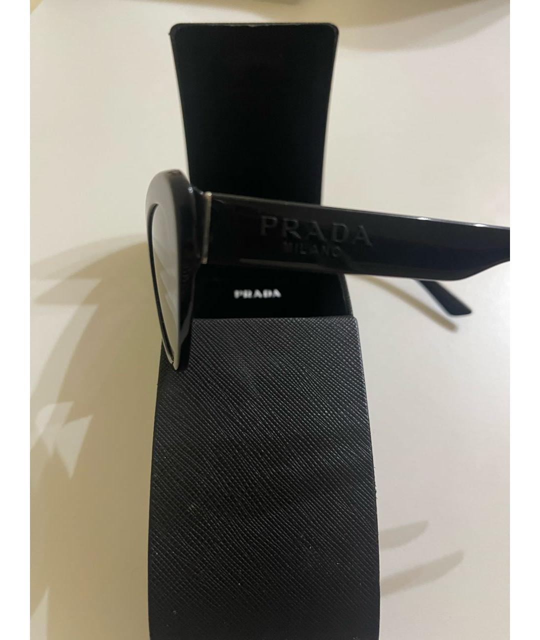 PRADA Черные пластиковые солнцезащитные очки, фото 2
