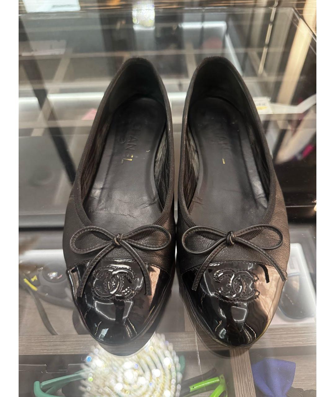 CHANEL Черные кожаные балетки, фото 2