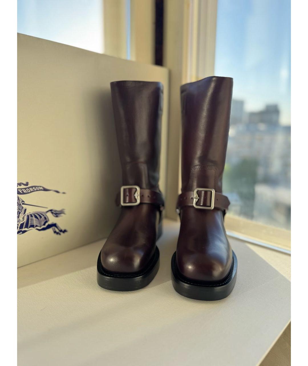 BURBERRY Бордовые кожаные сапоги, фото 2