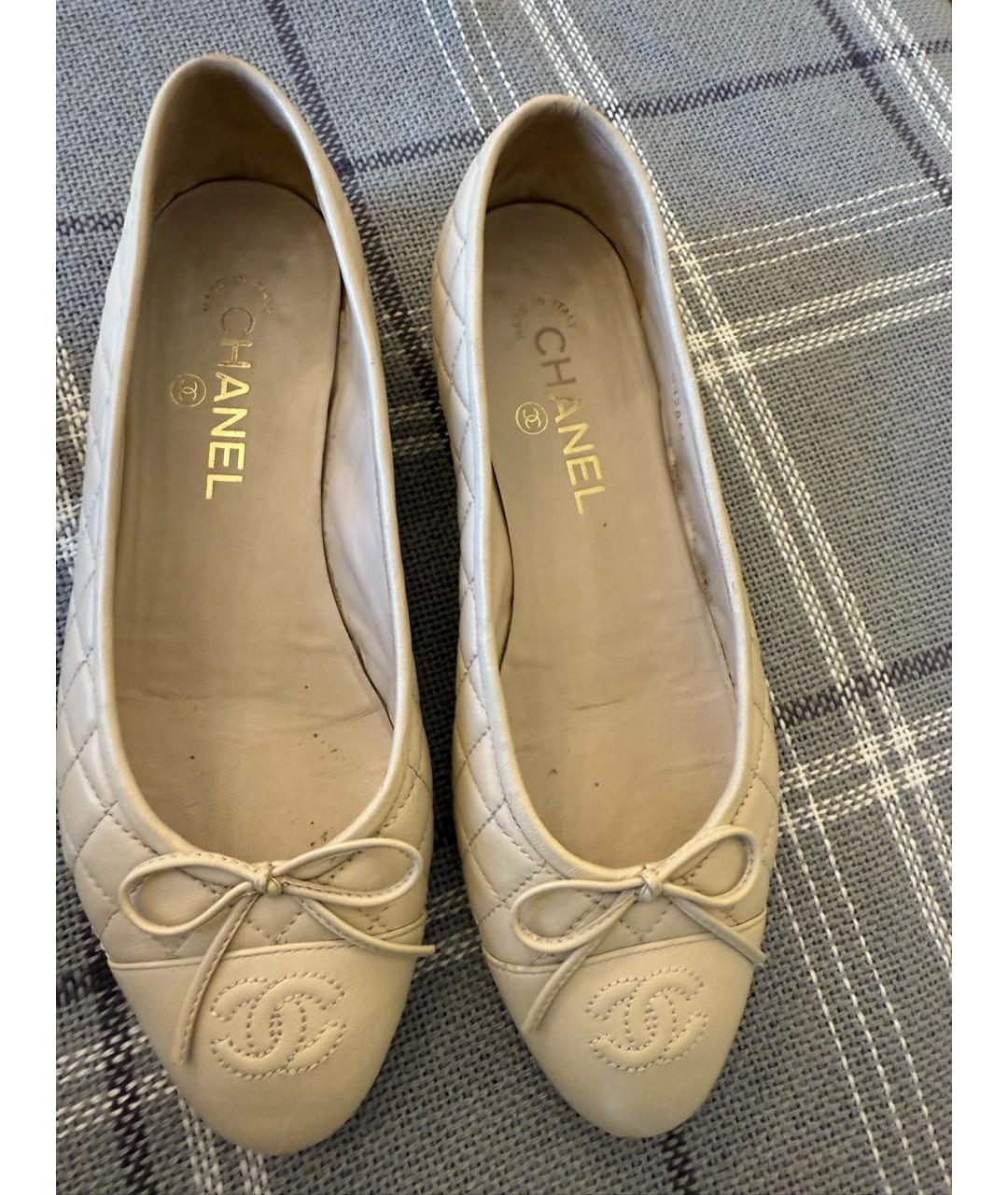 CHANEL Бежевые кожаные балетки, фото 6