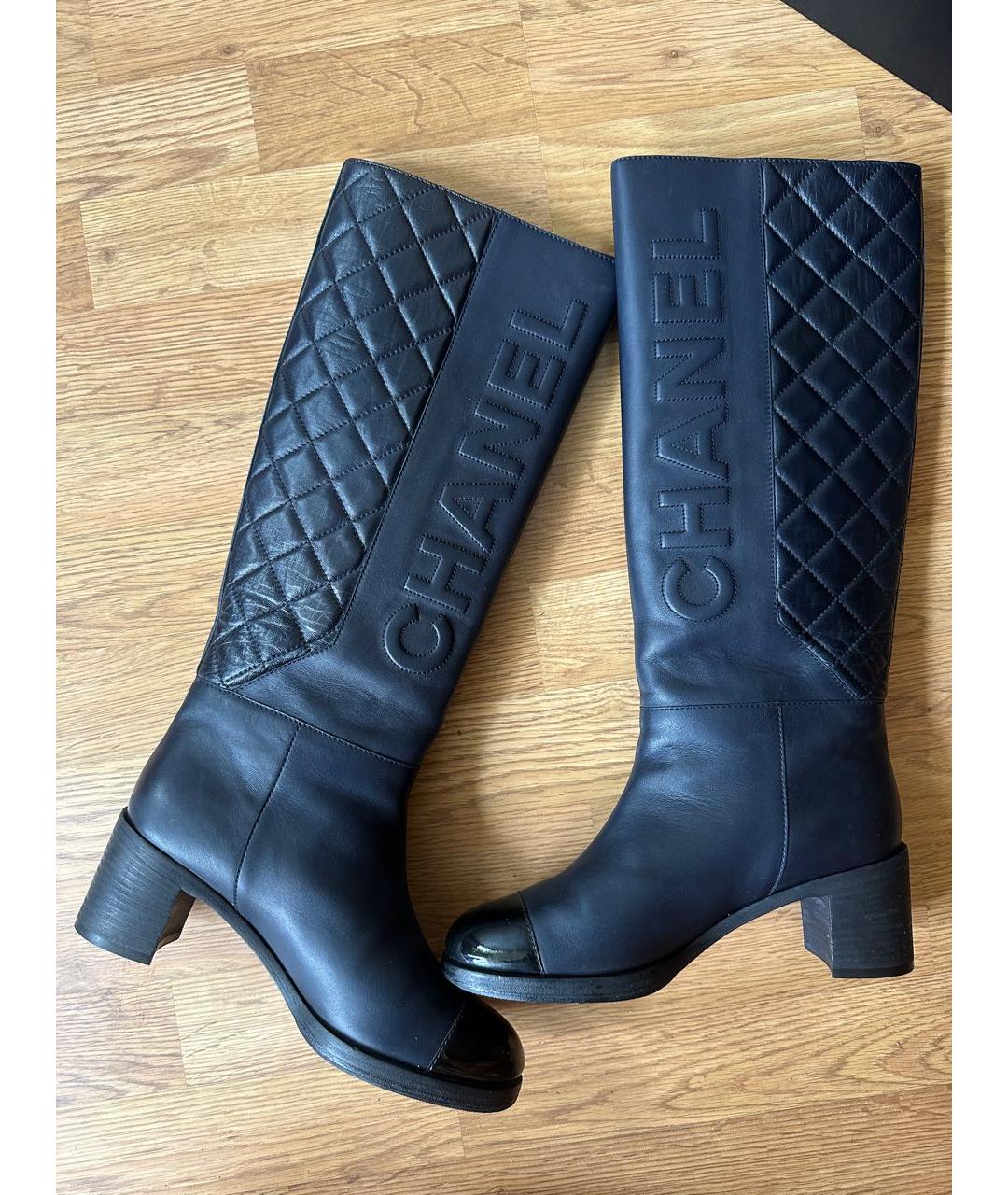 CHANEL Темно-синие кожаные сапоги, фото 2