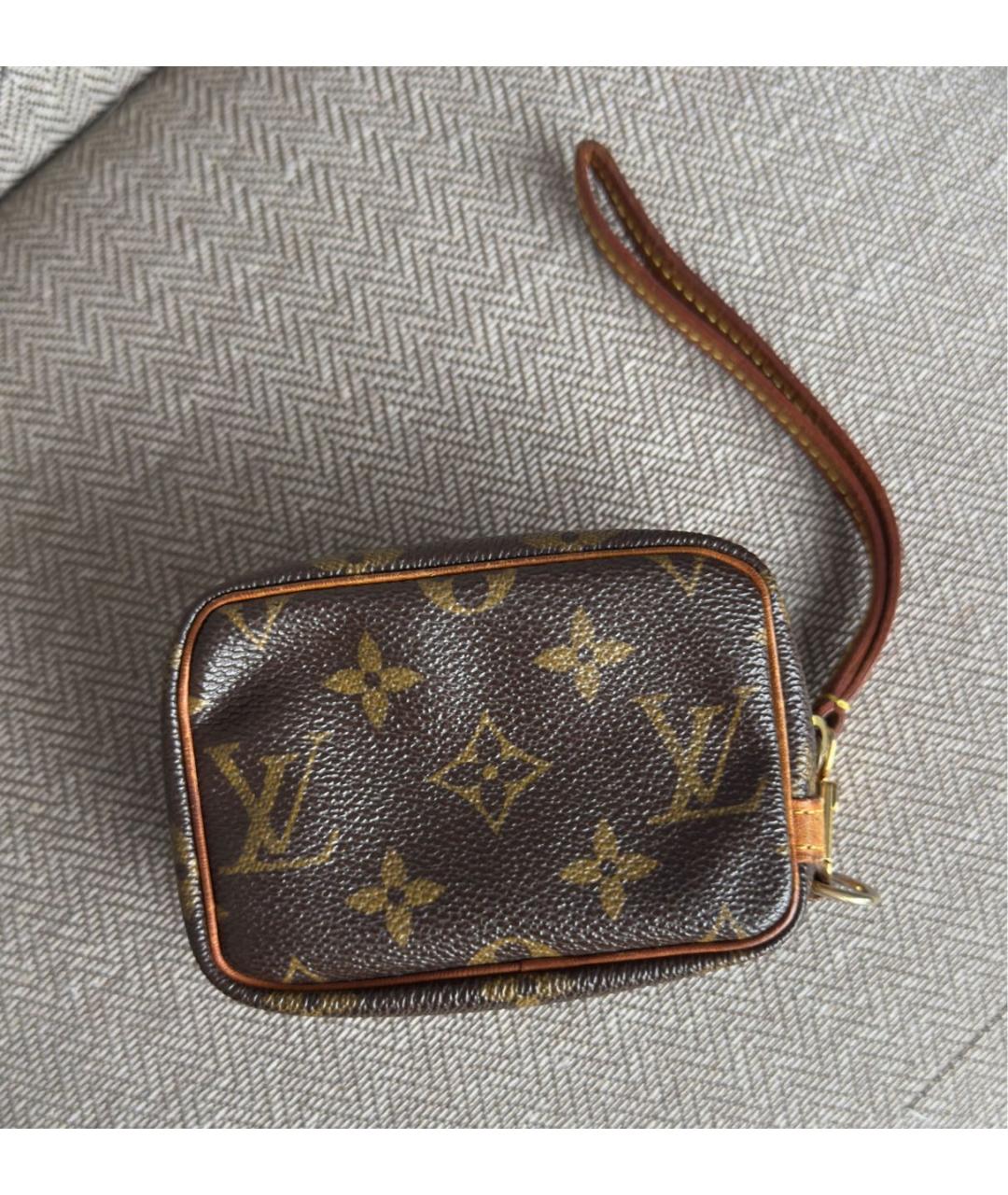 LOUIS VUITTON Коричневая кожаная косметичка, фото 6