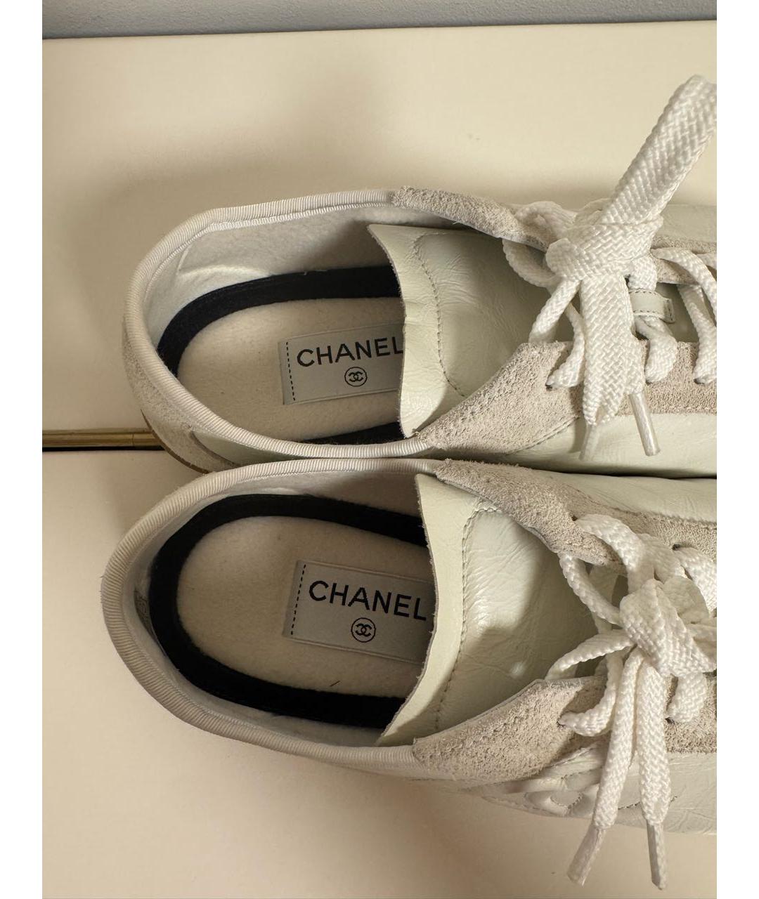 CHANEL Белые кожаные кроссовки, фото 3