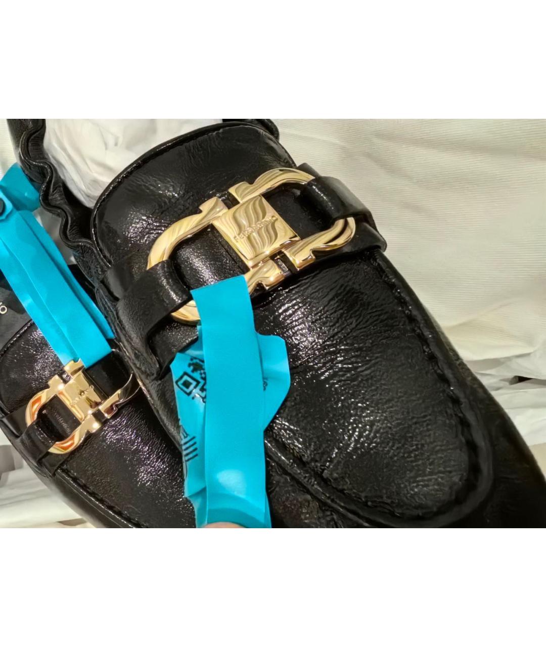 FERRAGAMO Черные мокасины из лакированной кожи, фото 4