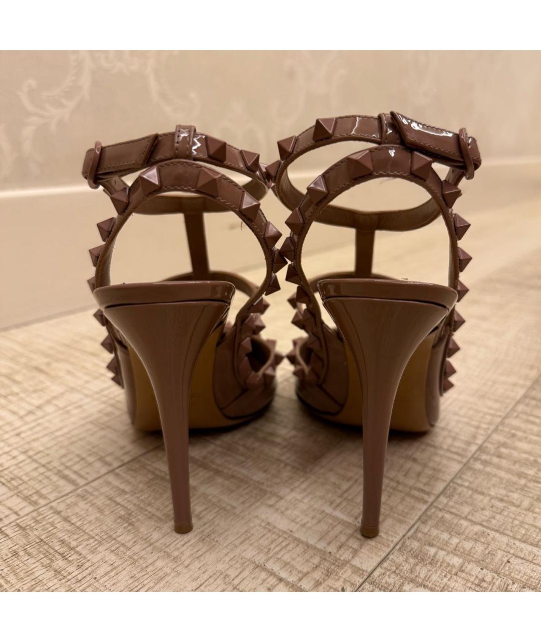 VALENTINO Бежевые туфли из лакированной кожи, фото 4