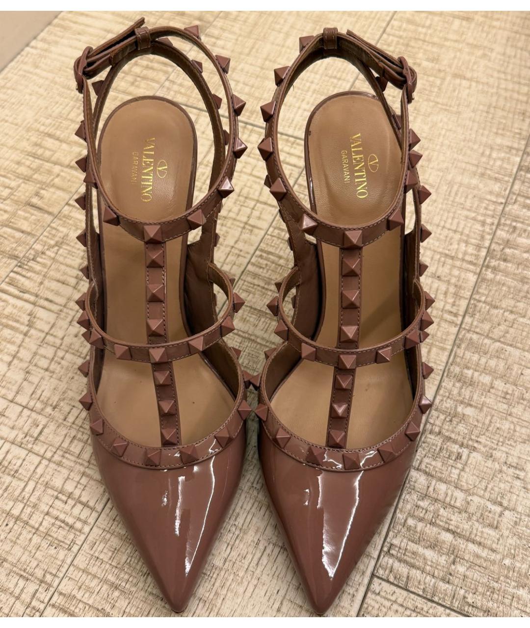 VALENTINO Бежевые туфли из лакированной кожи, фото 2