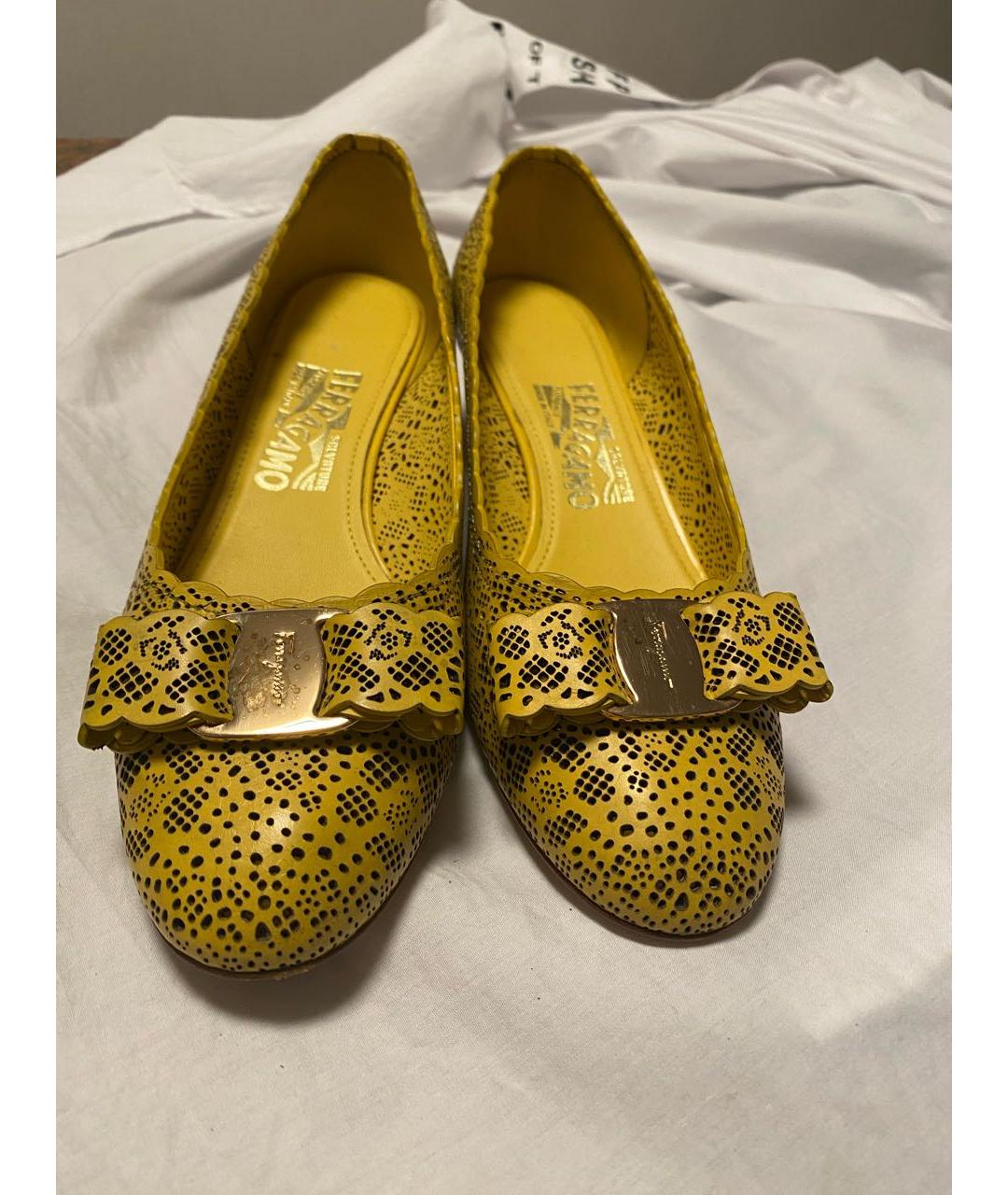 FERRAGAMO Желтые кожаные туфли, фото 2