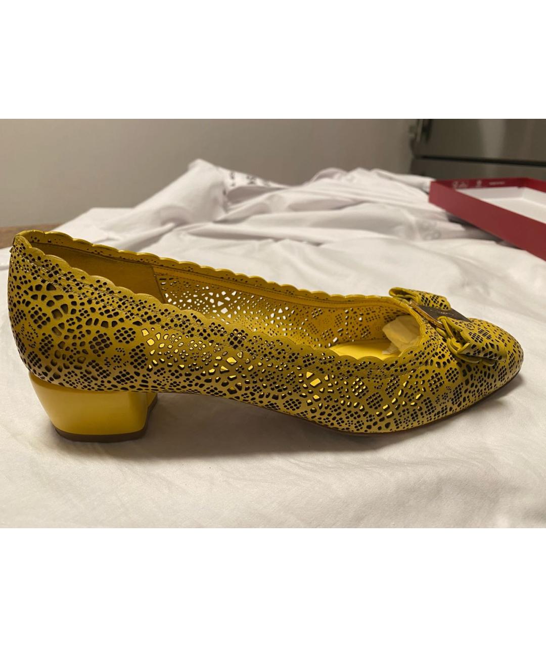 FERRAGAMO Желтые кожаные туфли, фото 7