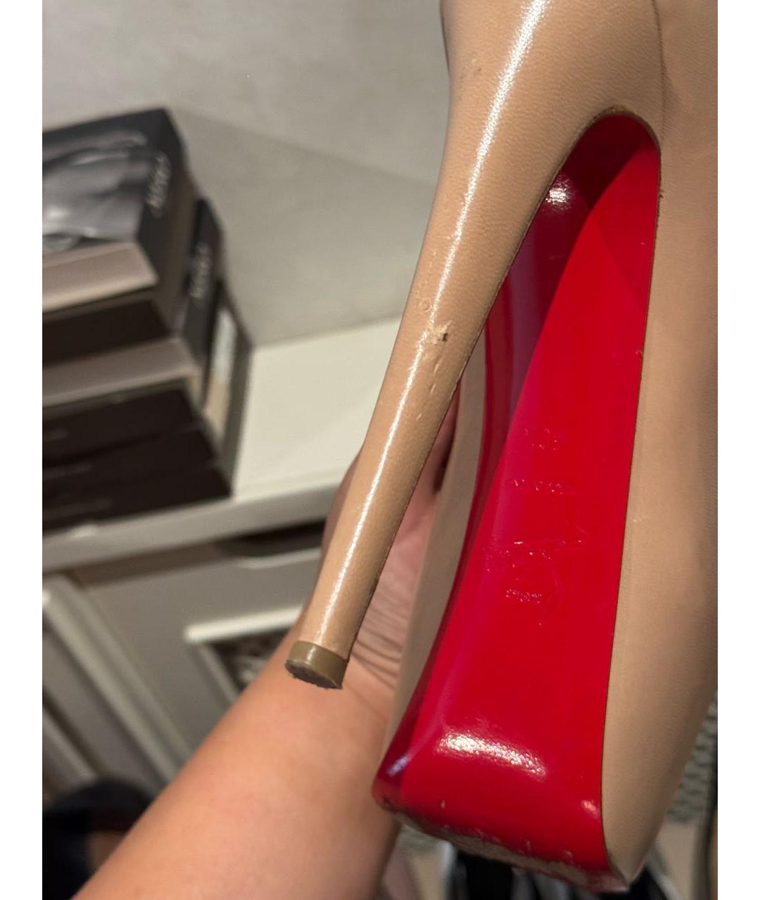 CHRISTIAN LOUBOUTIN Бежевые кожаные туфли, фото 3