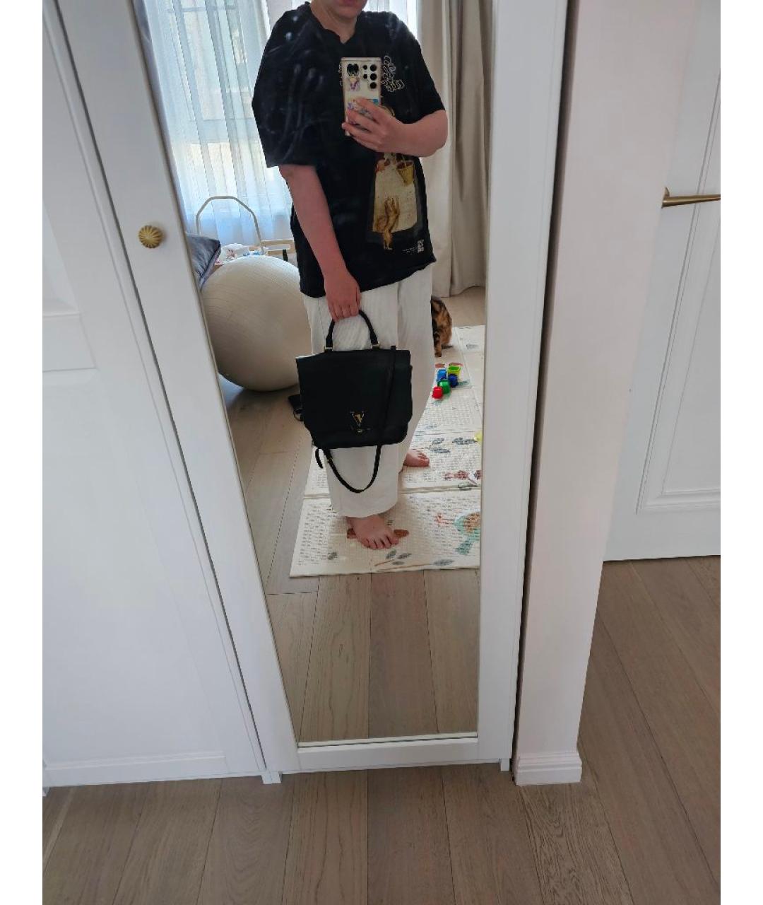 LOUIS VUITTON Черная кожаная сумка с короткими ручками, фото 6