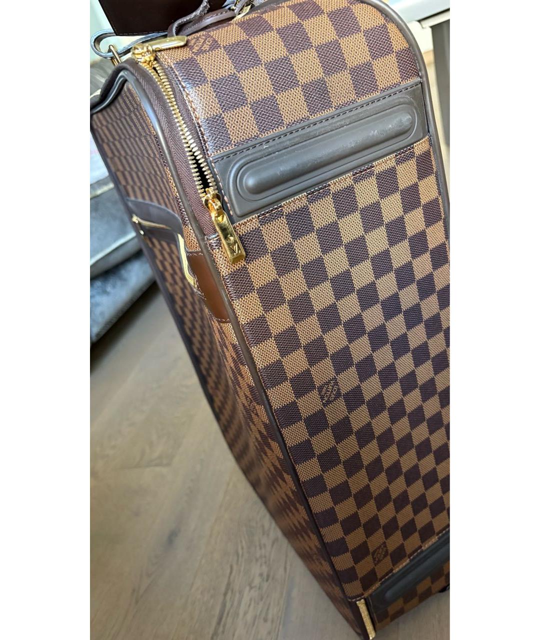 LOUIS VUITTON Коричневый кожаный чемодан, фото 3