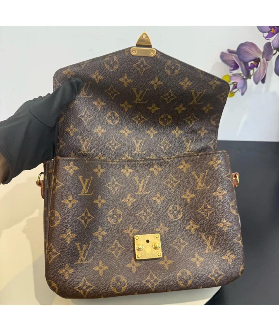 LOUIS VUITTON Коричневая кожаная сумка через плечо, фото 6
