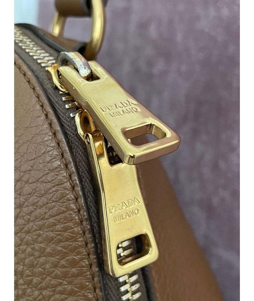 PRADA Коричневая кожаная сумка с короткими ручками, фото 6