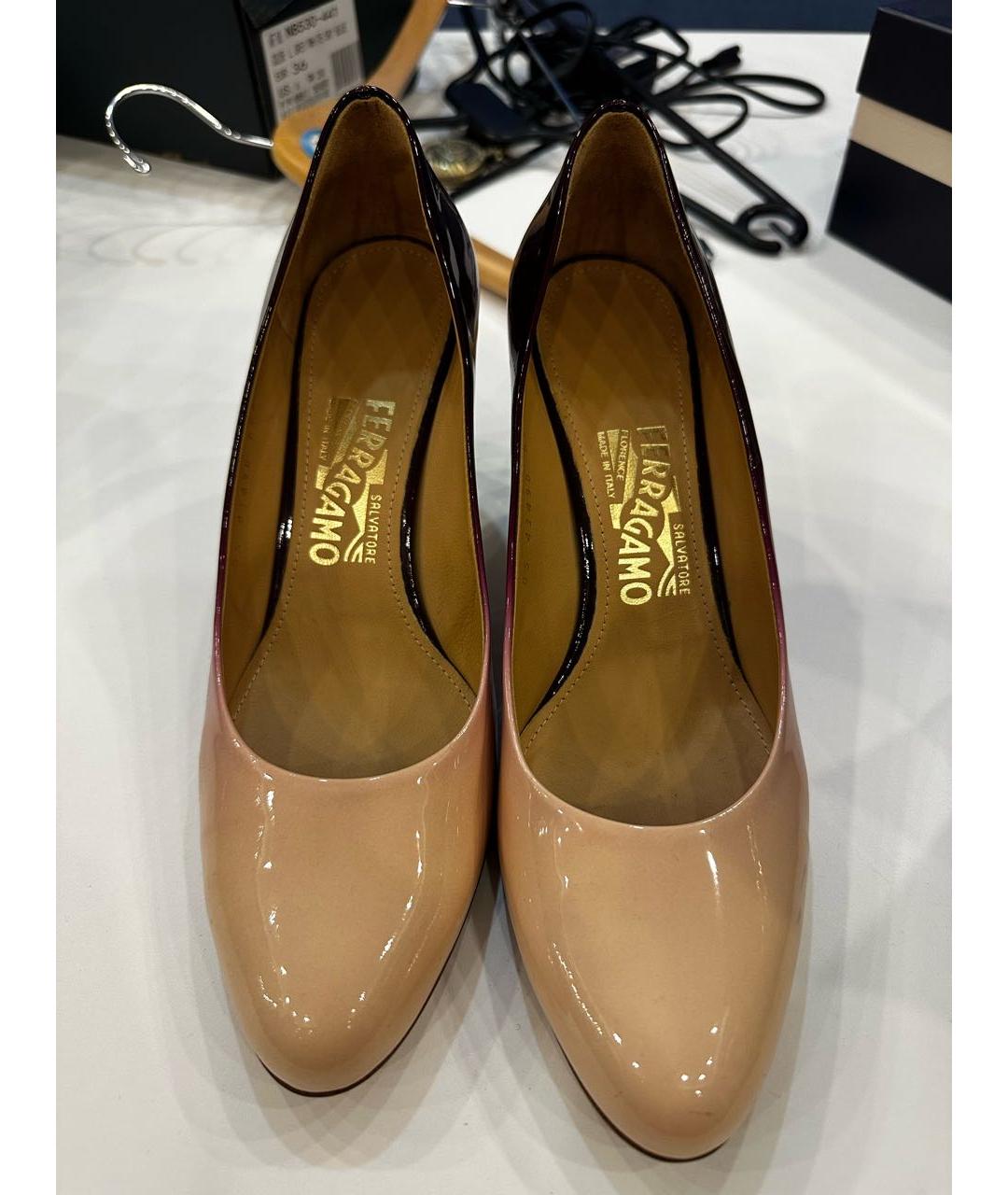 FERRAGAMO Фиолетовые туфли из лакированной кожи, фото 2