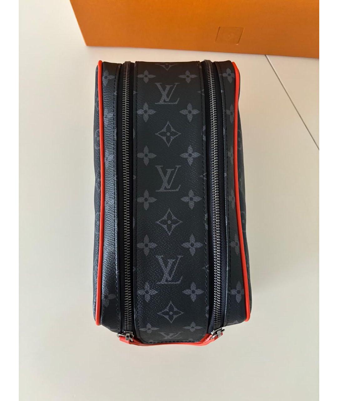 LOUIS VUITTON Черная косметичка, фото 4