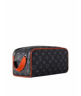 LOUIS VUITTON Косметичка
