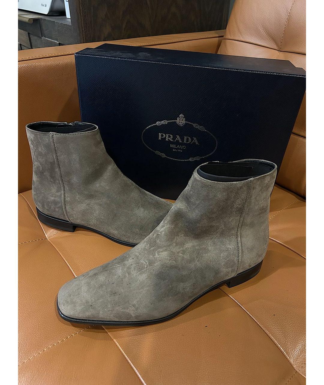 PRADA Серые замшевые низкие ботинки, фото 2