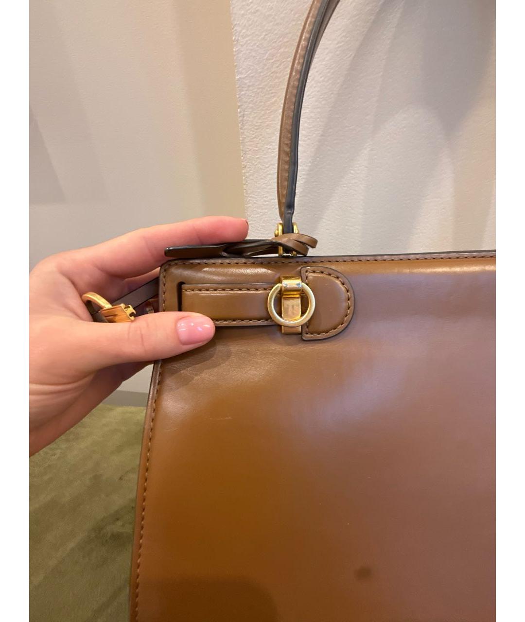 TORY BURCH Коричневая кожаная сумка с короткими ручками, фото 8