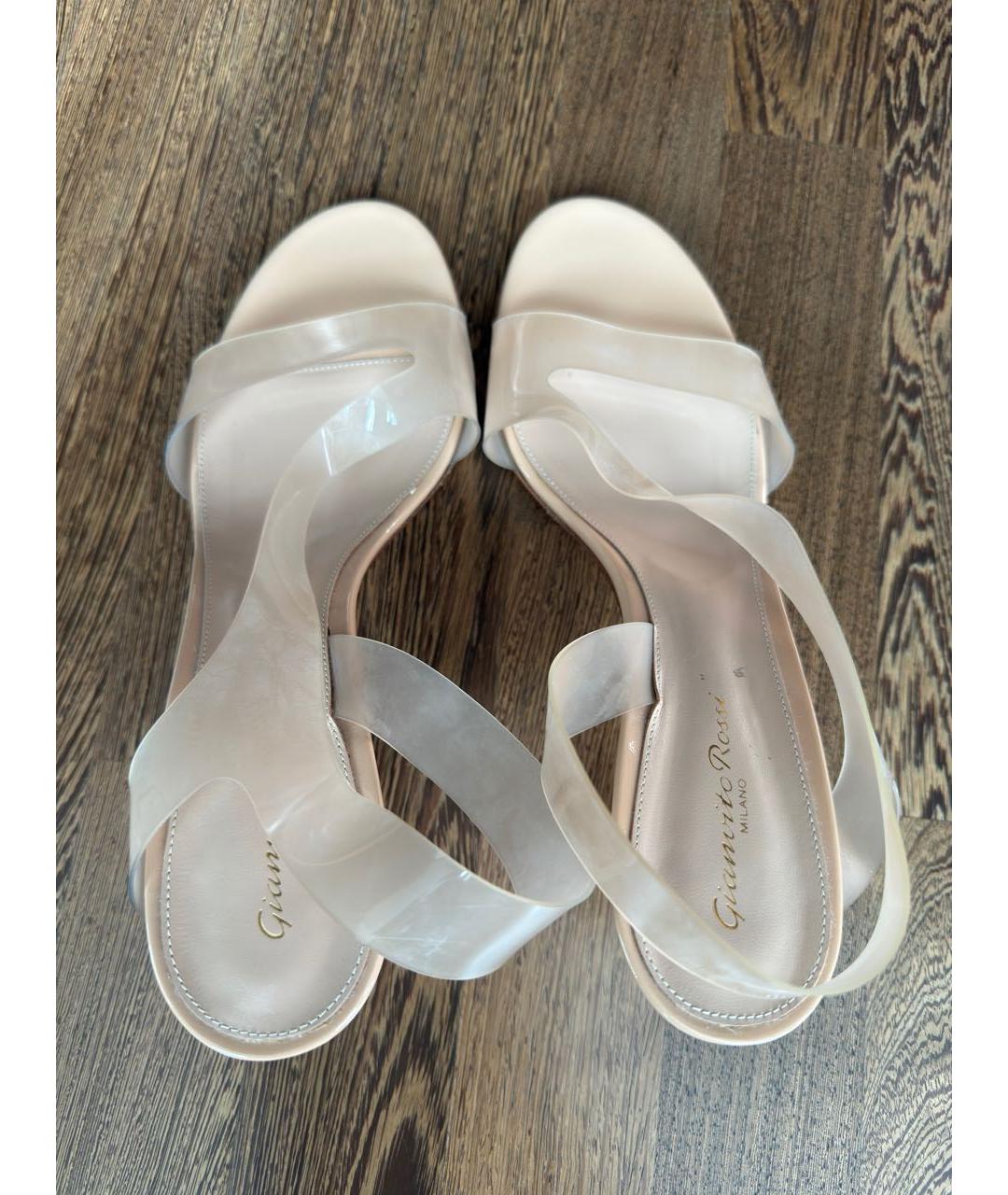 GIANVITO ROSSI Бежевые резиновые босоножки, фото 3