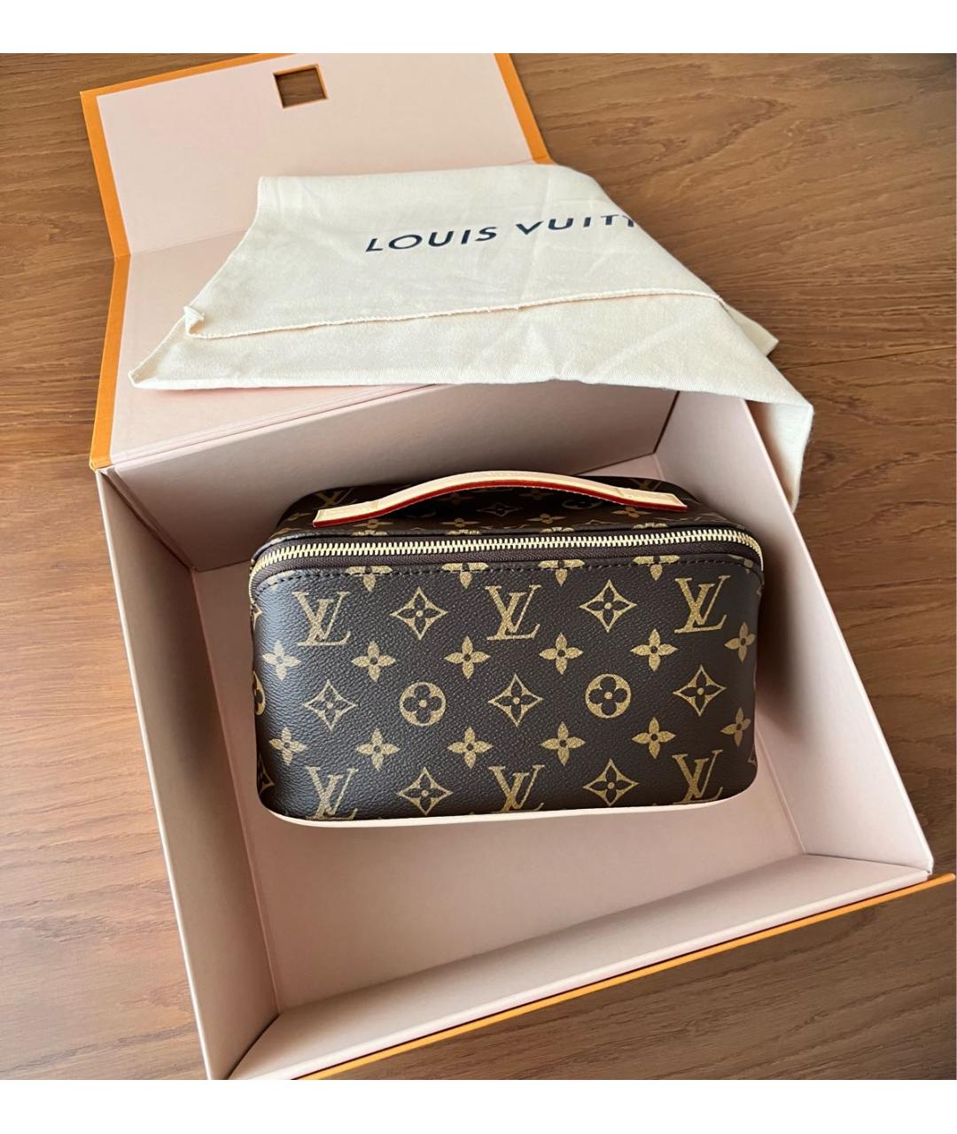 LOUIS VUITTON Коричневая косметичка, фото 5
