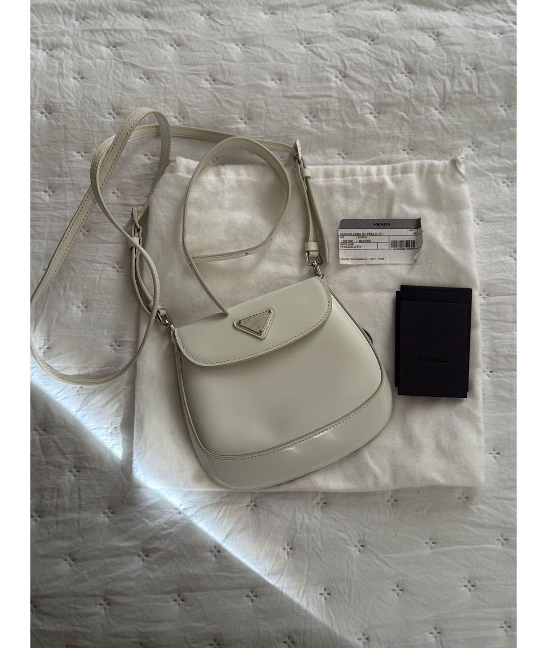 PRADA Белая сумка через плечо из лакированной кожи, фото 4