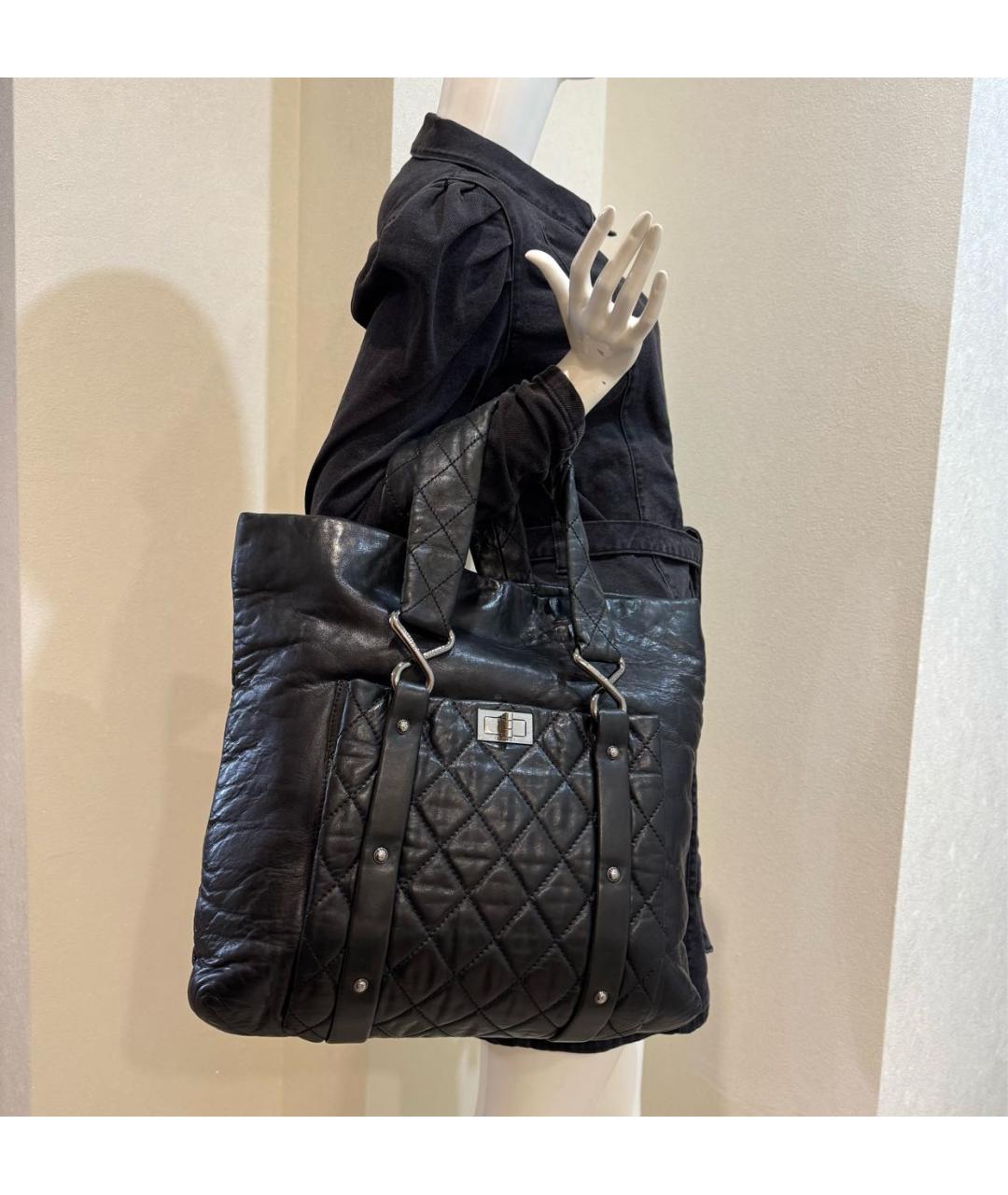 CHANEL Черная кожаная сумка тоут, фото 4