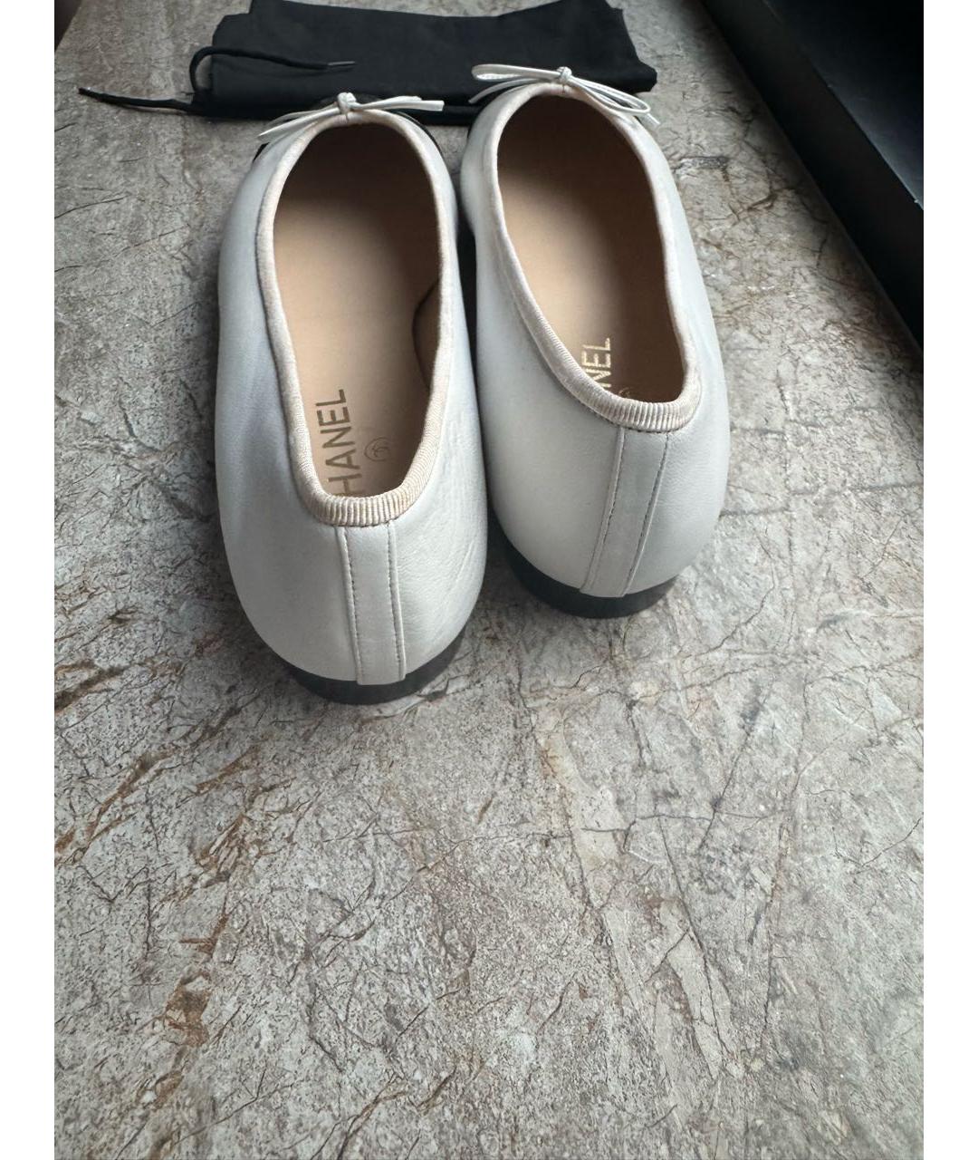 CHANEL Белые кожаные балетки, фото 4